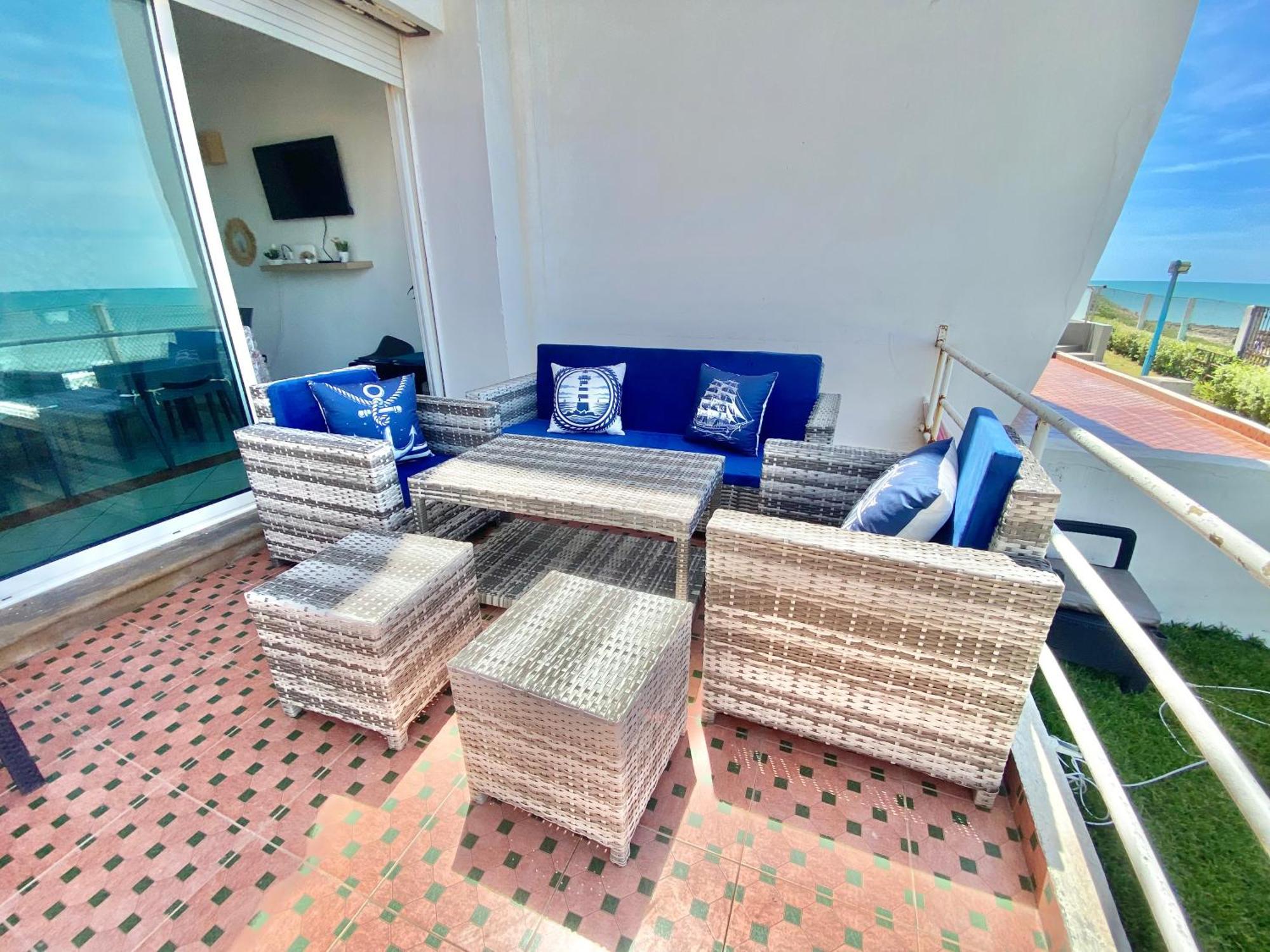 Splendid Beachfront Villa In Sidi Bouzid Beach With Pool Douar Ourlali Εξωτερικό φωτογραφία